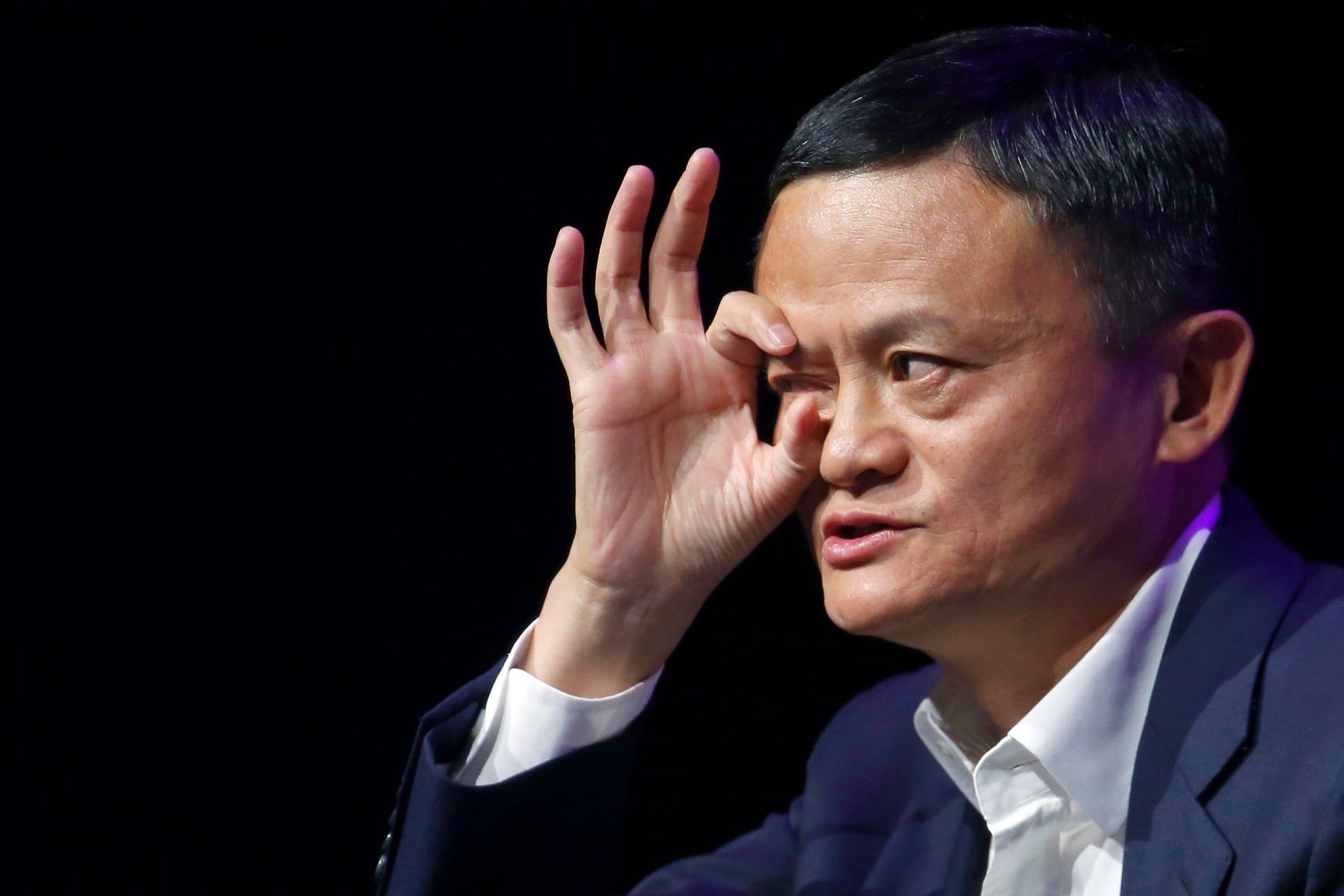جک ما Jack Ma با کت شلوار