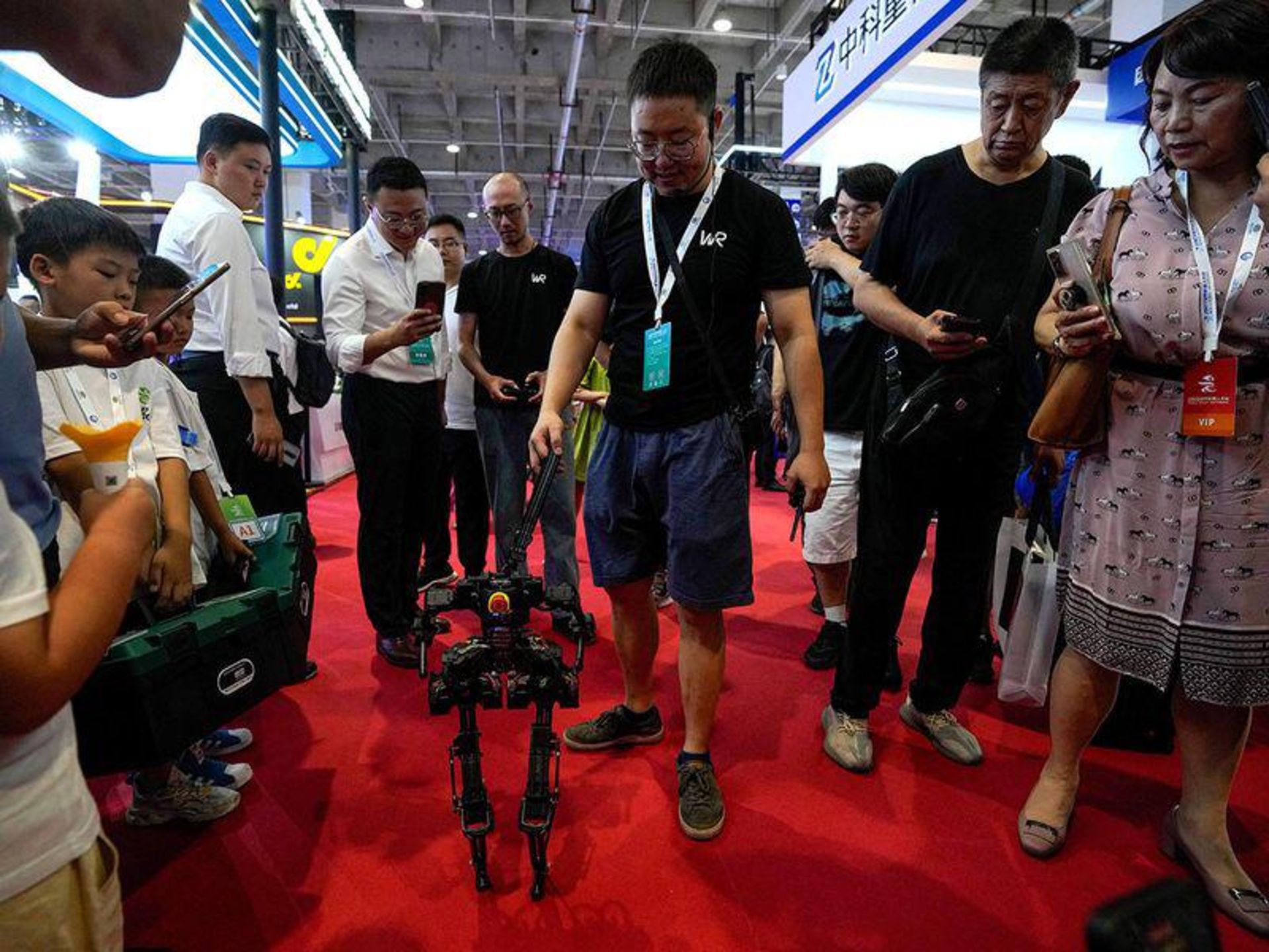 ربات های همراه در نمایشگاه روباتیک پکن ۲۰۲۳