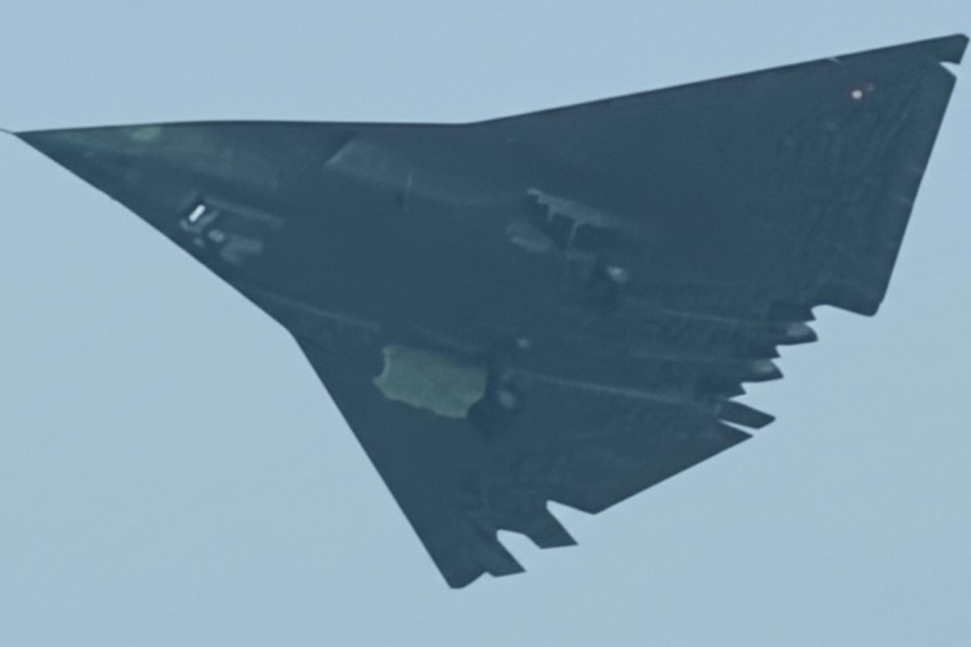 نمونه‌ی آزمایشی جنگنده‌ی نسل ششم چین