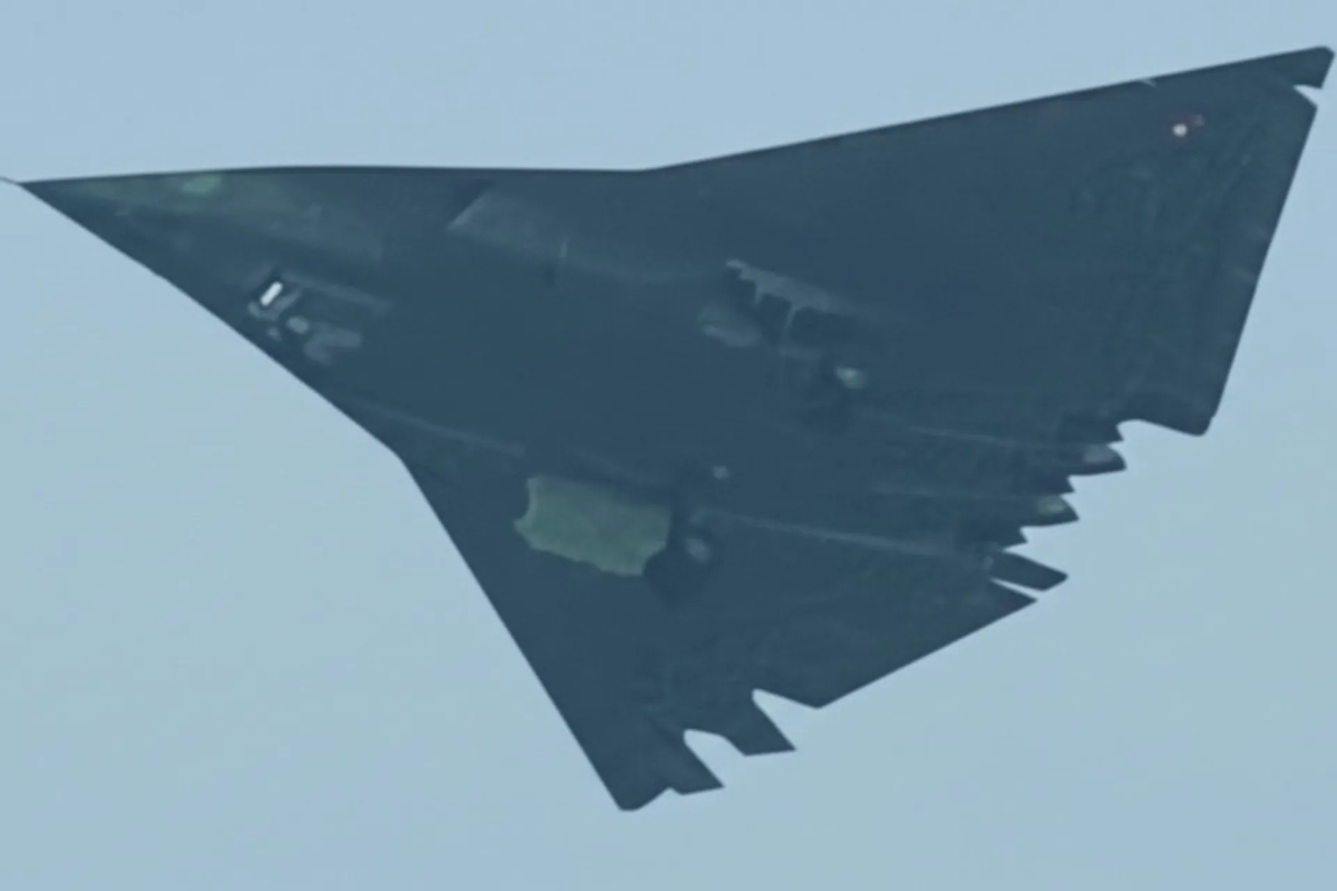 نمونه‌ی آزمایشی جنگنده‌ی نسل ششم چین