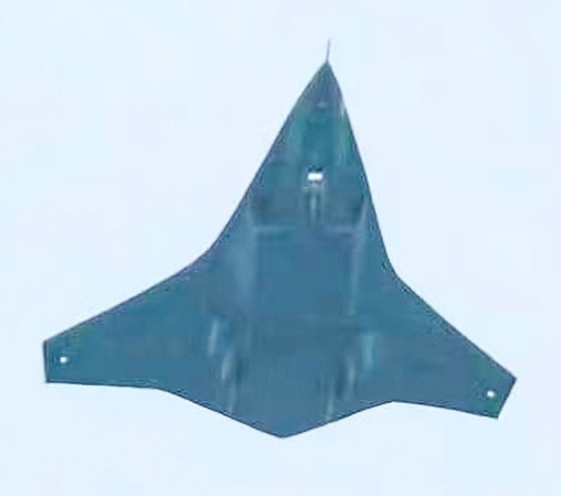 جنگنده‌ی پنهان‌کار چینی در آسمان از نمای پایین