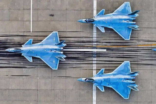 شکارچی ناوها؛ آیا جنگنده J-20S چین واقعا ناوهای آمریکا را غرق می‌کند؟