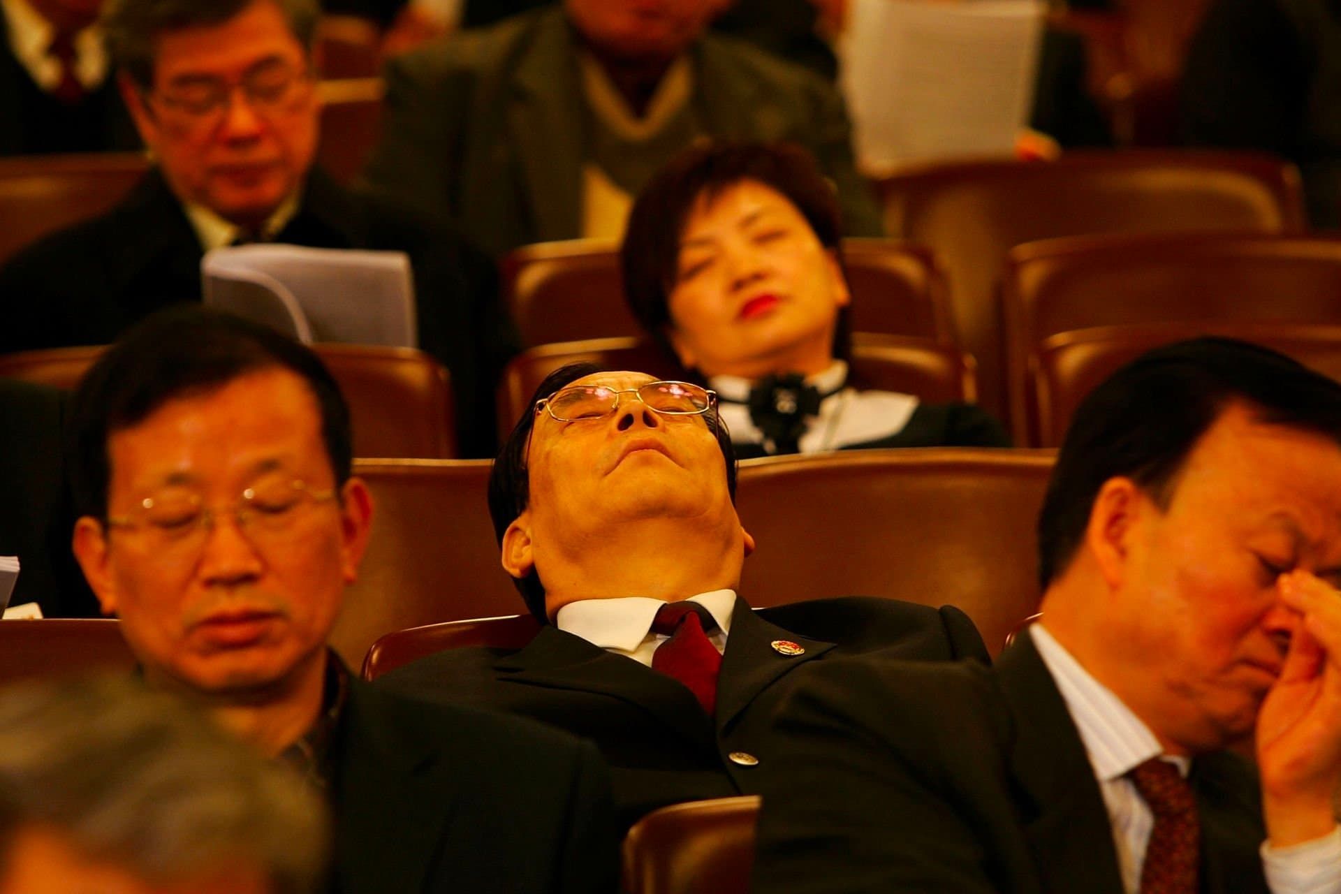 خواب مقام دولت چین در جلسه