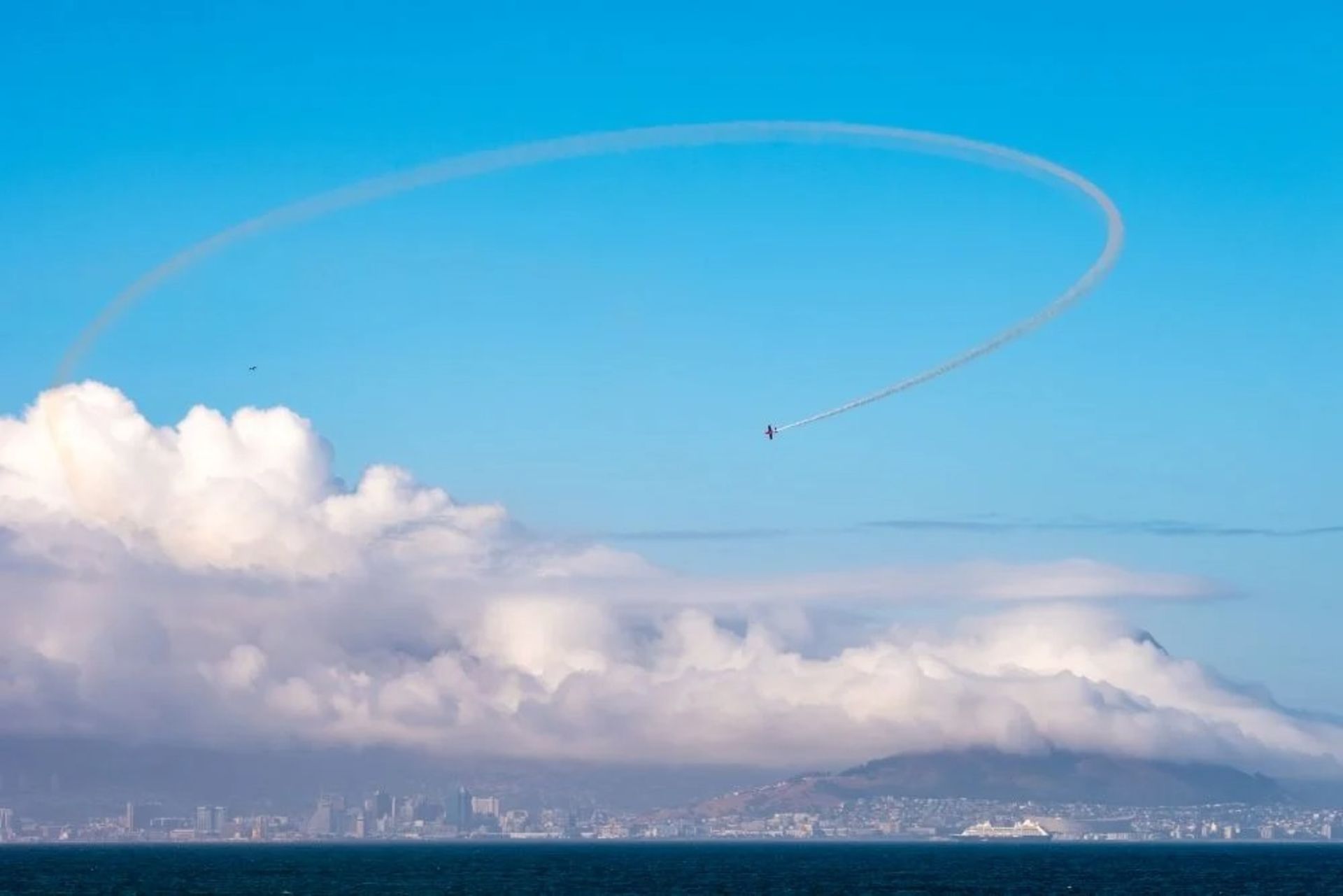 نمایش قابلیت circle to search گلکسی S24 در آسمان