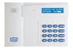 نمای پنل جلوی دزدگیر اماکن کلاسیک G1 ULTRA V5 با نمایشگر روشن و نمایش صفحه کلید