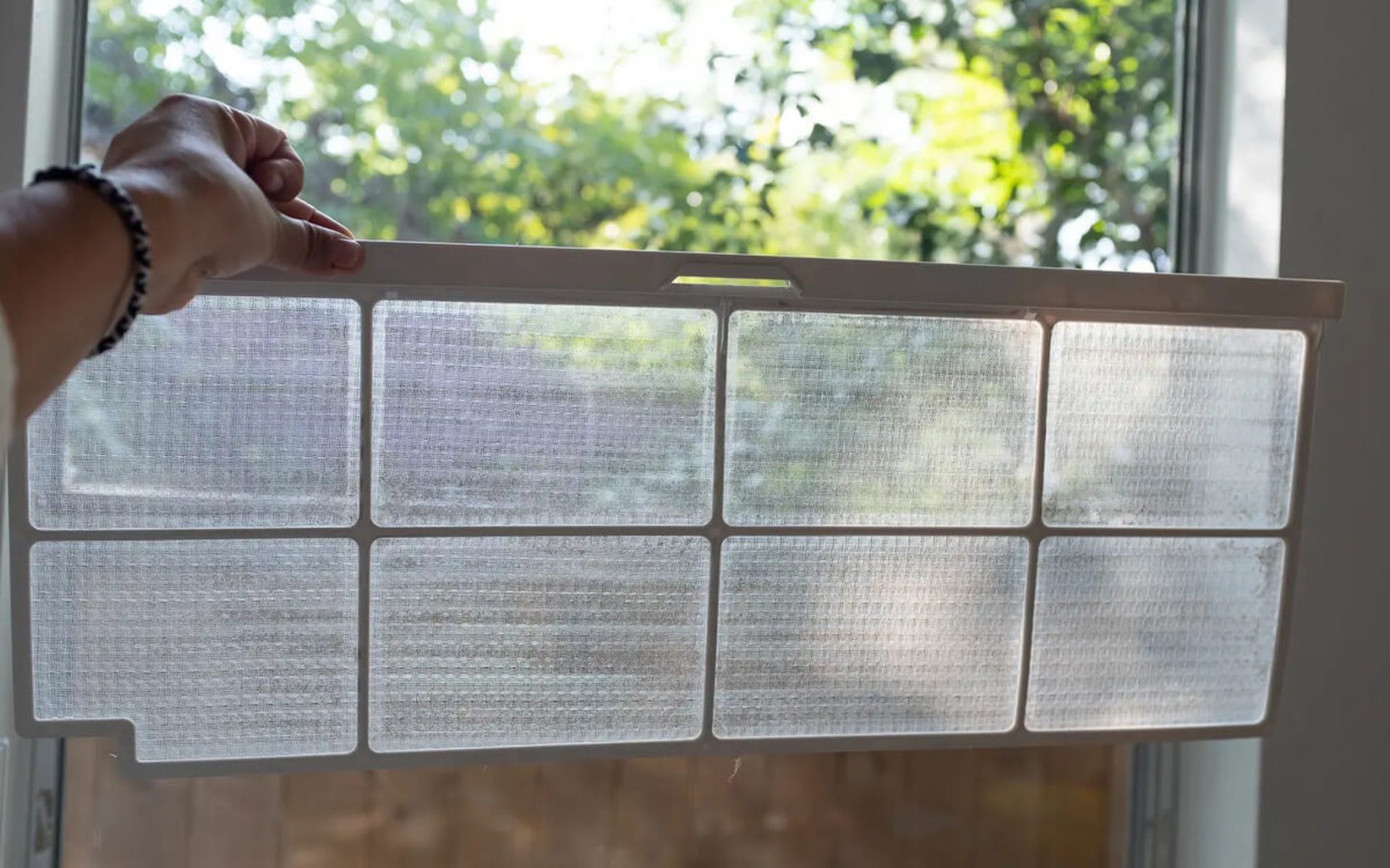 تعویض تا تمیزکردن فیلتر کولر گازی پنجره‌ای