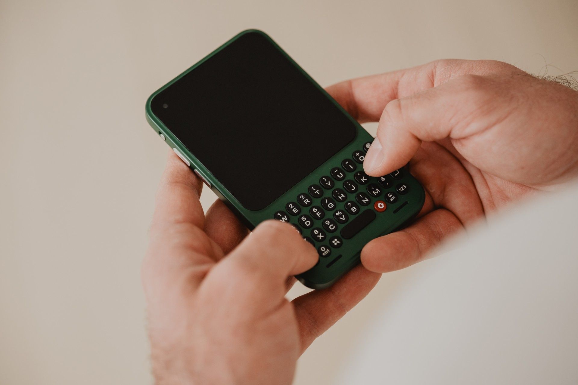 تایپ‌کردن با گوشی کلیکس کامیونیکیتور