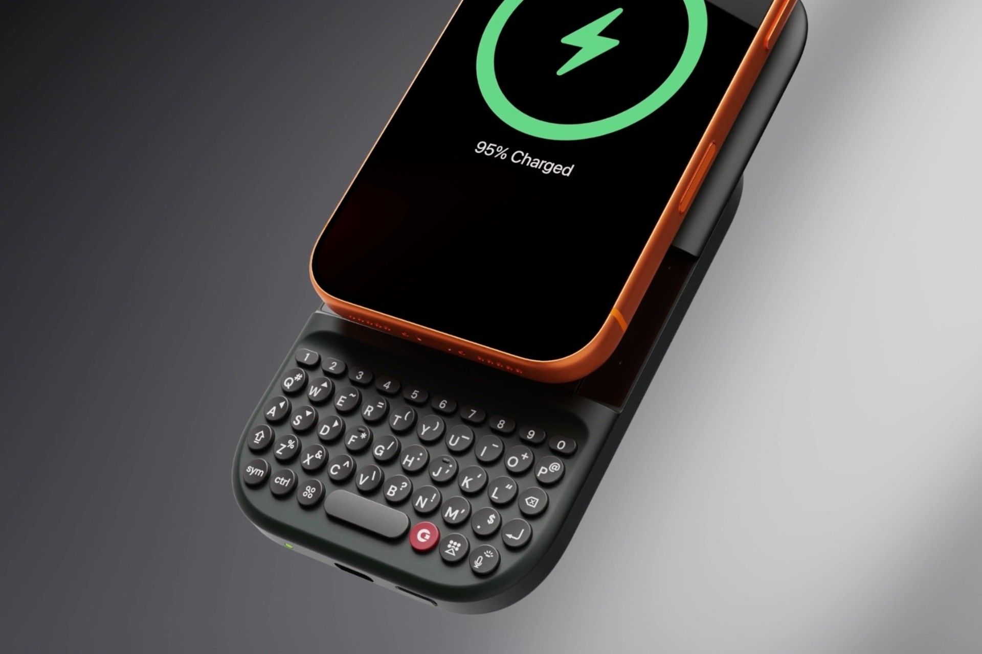 کیبورد فیزیکی و قاب شارژ آیفون کلیکس از نمای جلو