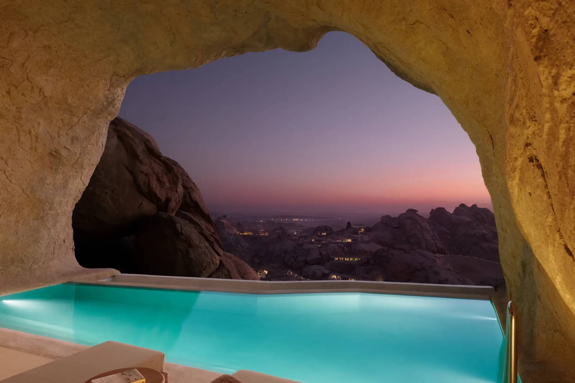 ویلای لبه صخره