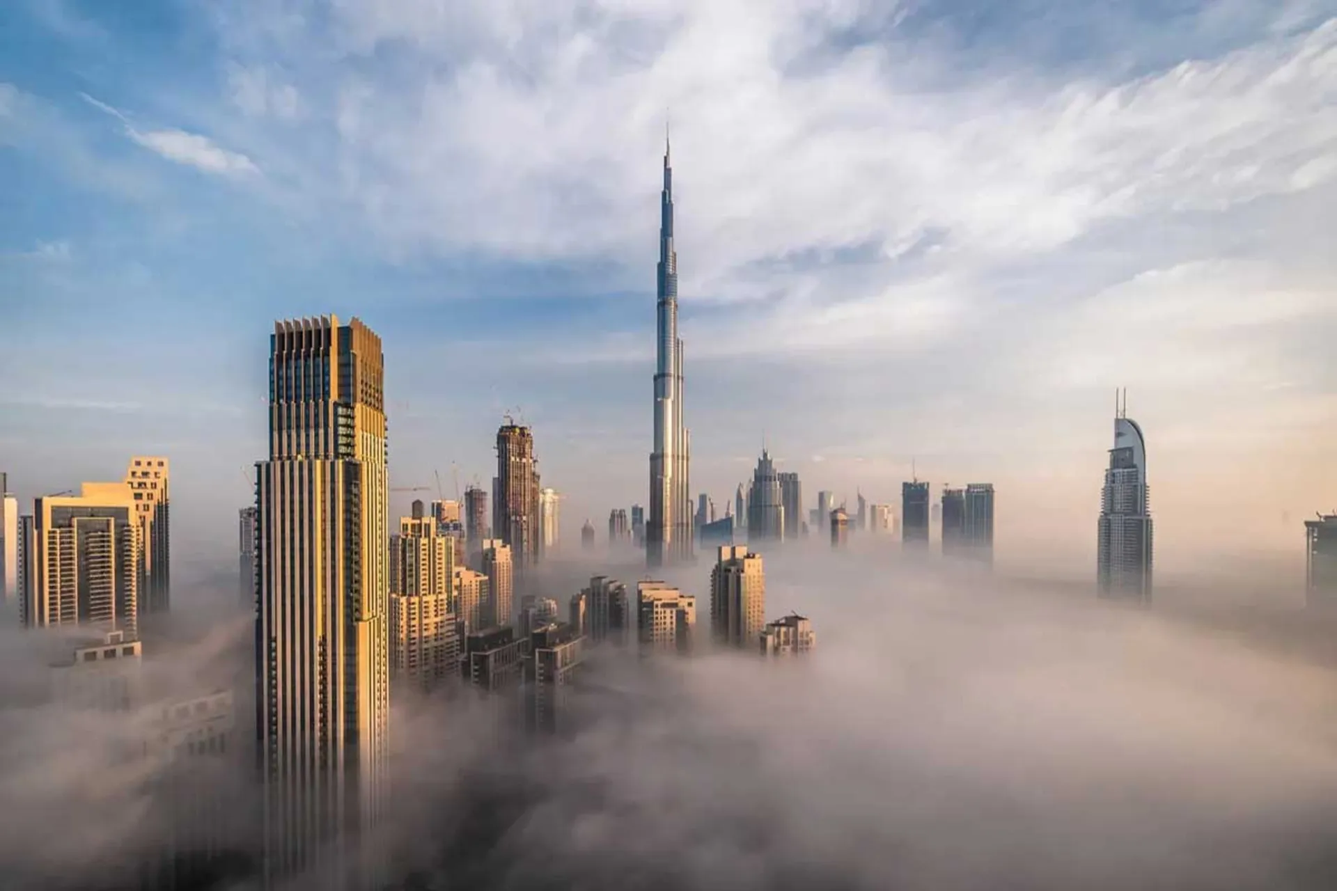 ابرها برفراز شهر دبی