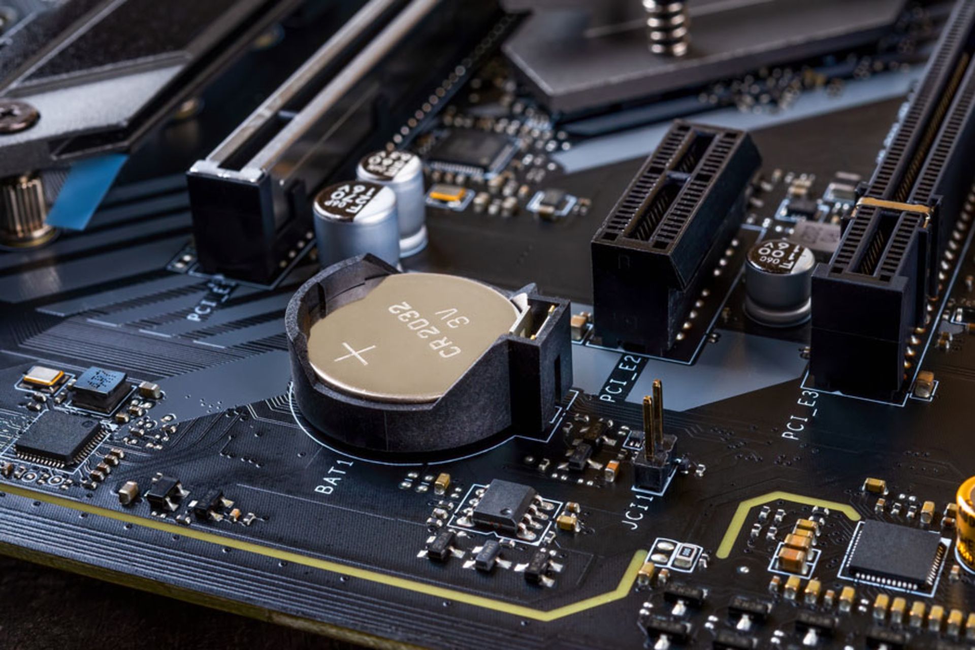 باتری CMOS