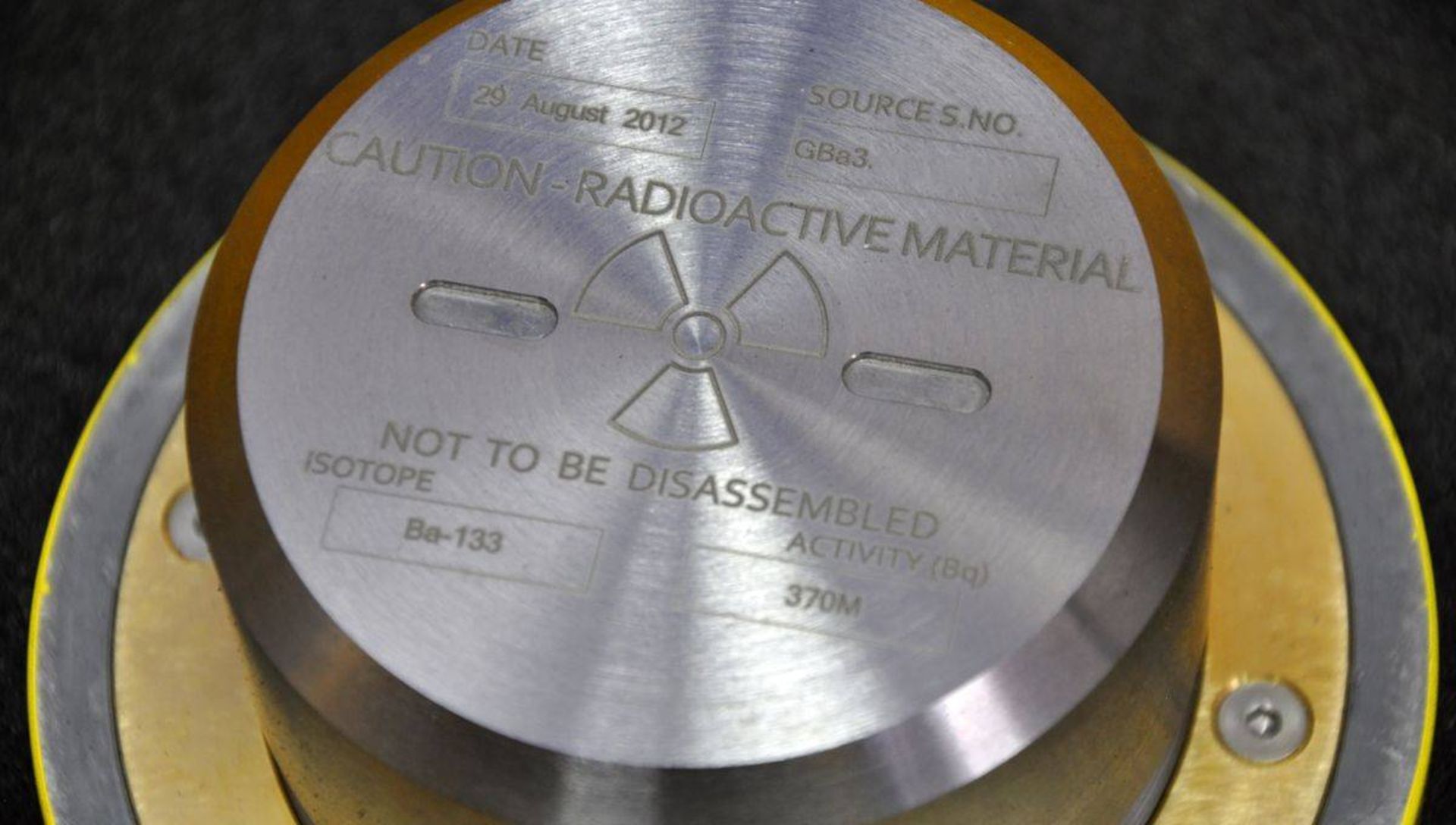 نمونه‌ای از کپسول حاوی کبالت-۶۰