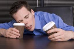 چرا بعد از نوشیدن قهوه احساس خواب آلودگی می‌کنیم؟