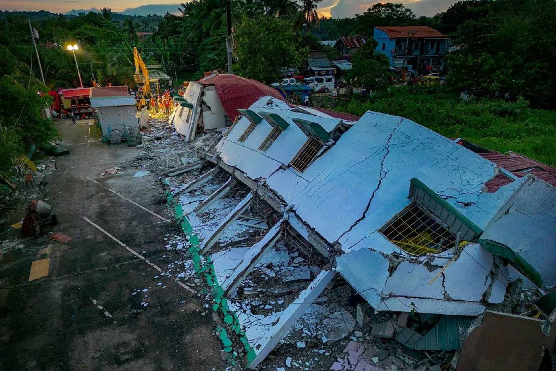 تخریب ساختمان ها در زلزله فیلیپین