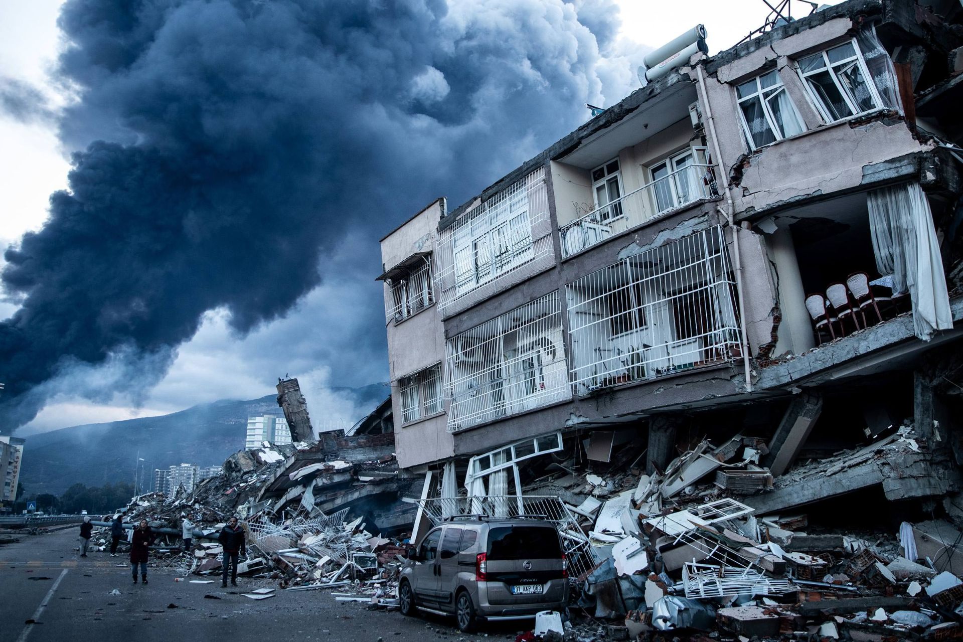 ساختمان ویران‌شده در اسکندرون ترکیه پس از زلزله فوریه ۲۰۲۳