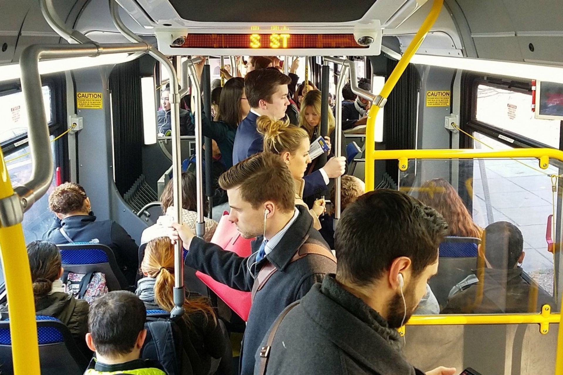 رفت‌وآمد روزانه به محل کار 