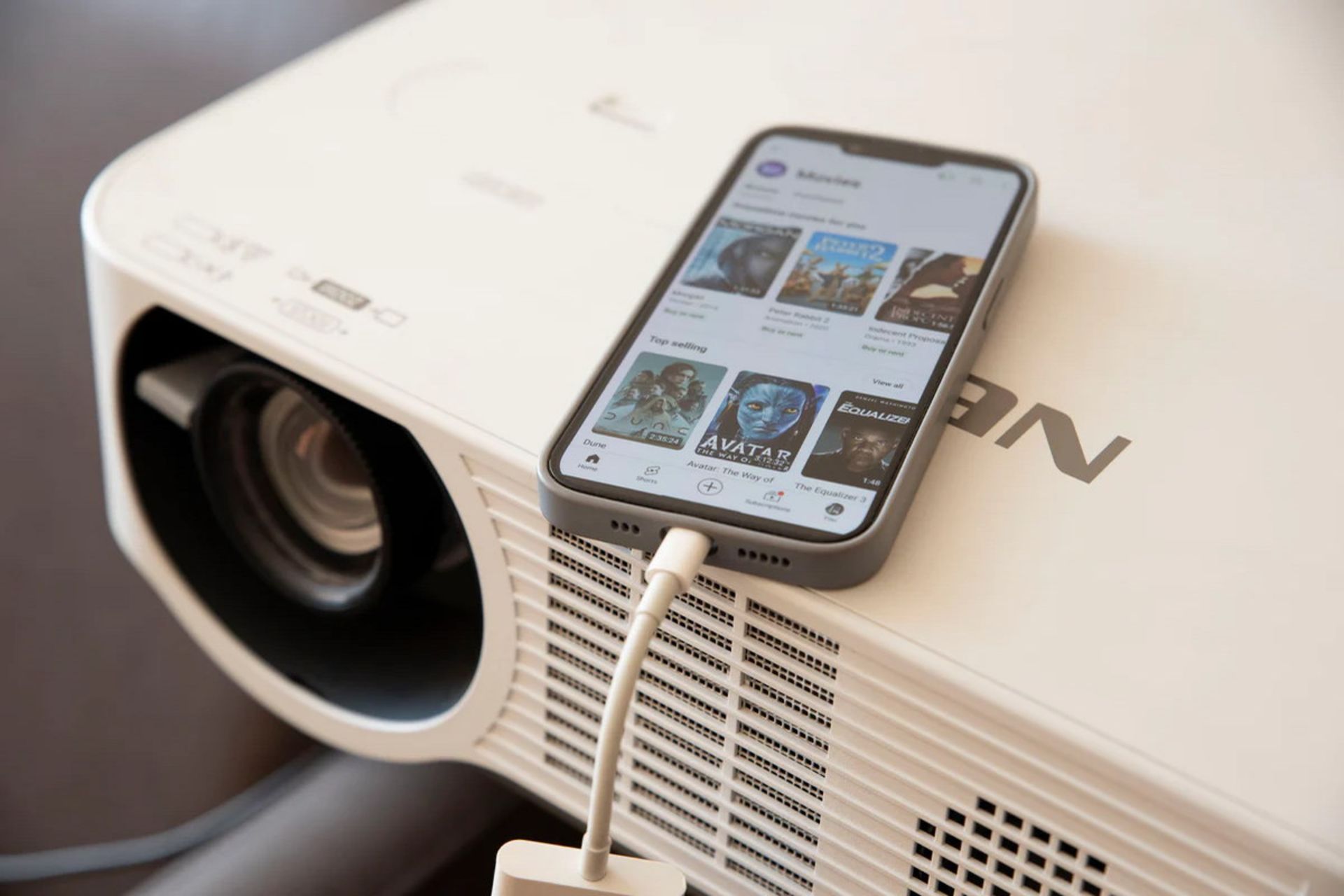 اتصال گوشی همراه به پروژکتور