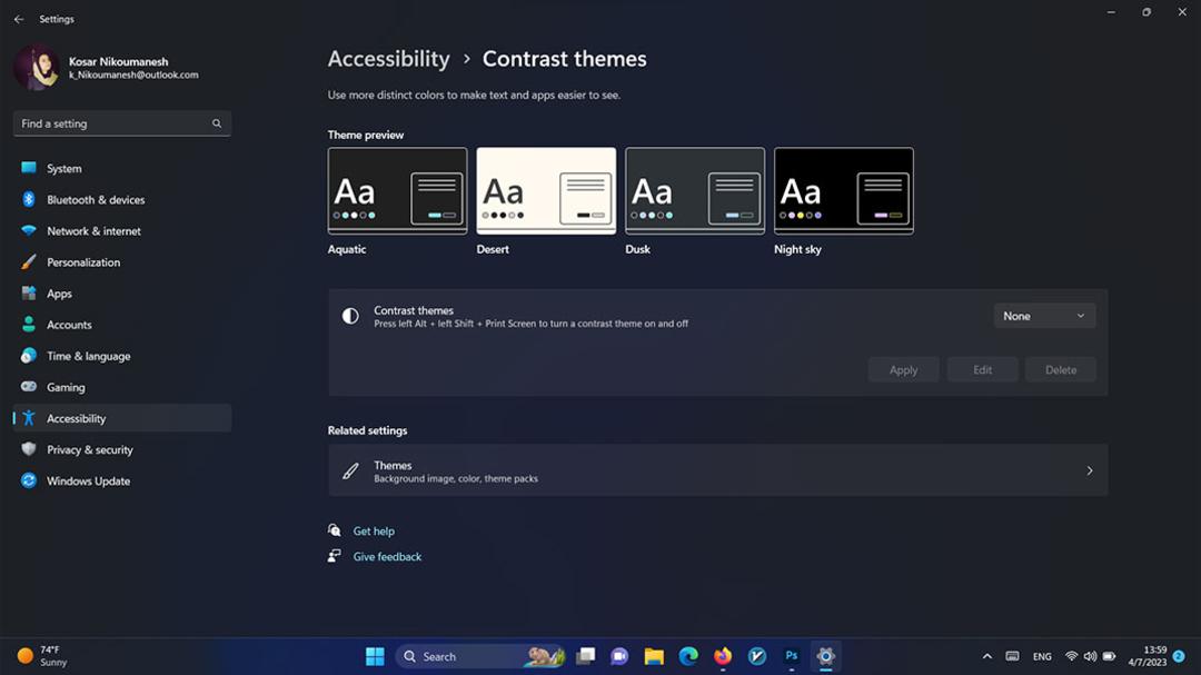 گزینه‌ی Contrast Themes