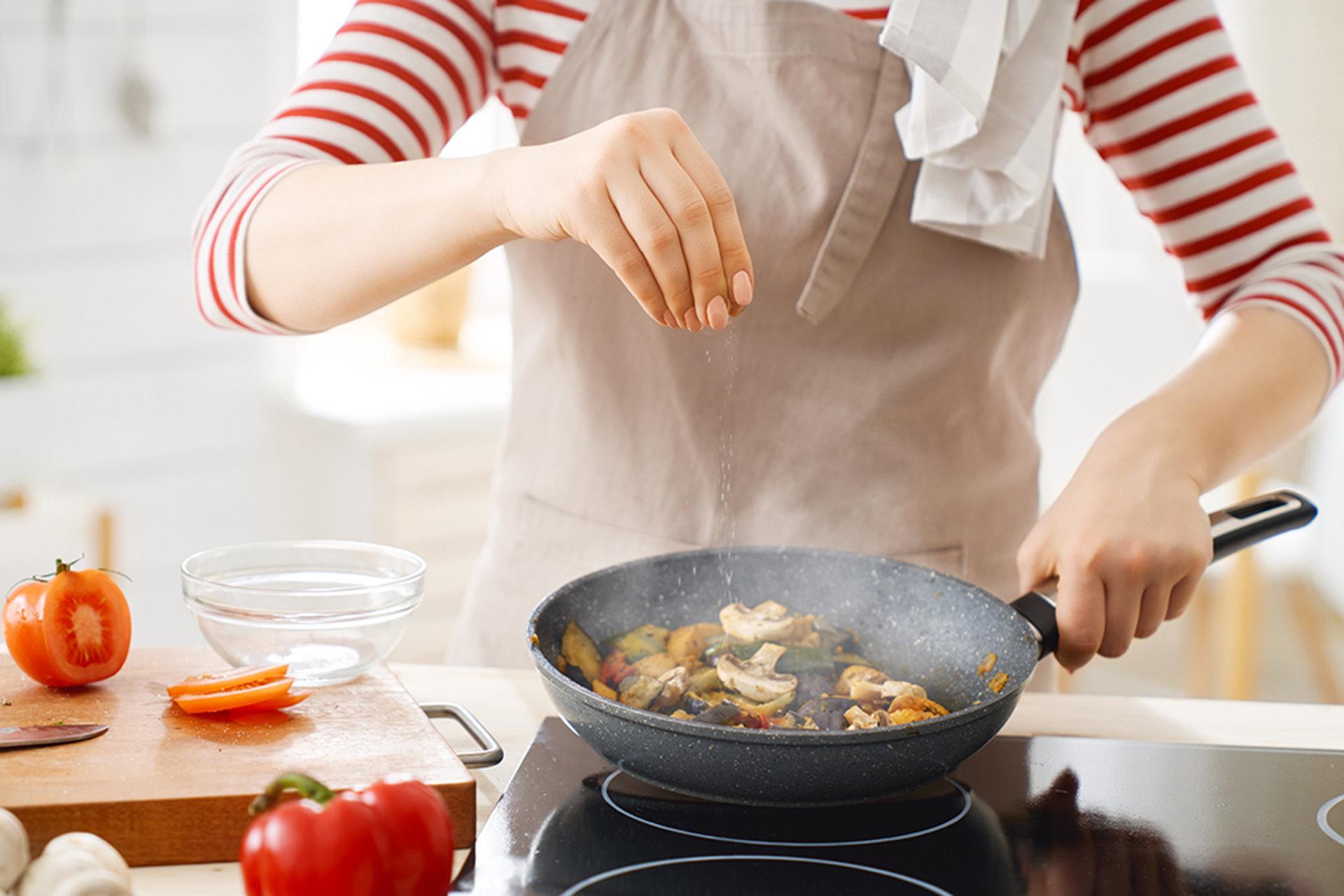 تأثیر شگفت‌انگیز غذای خانگی؛ پرهیز از فست‌فود می‌تواند کاهش وزن را دوبرابر کند