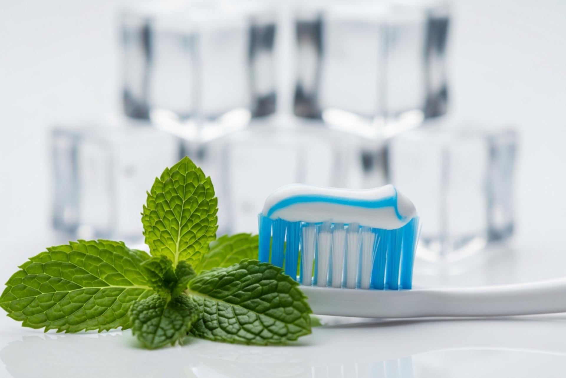 خمیردندان نعنایی و حس خنکی منتول