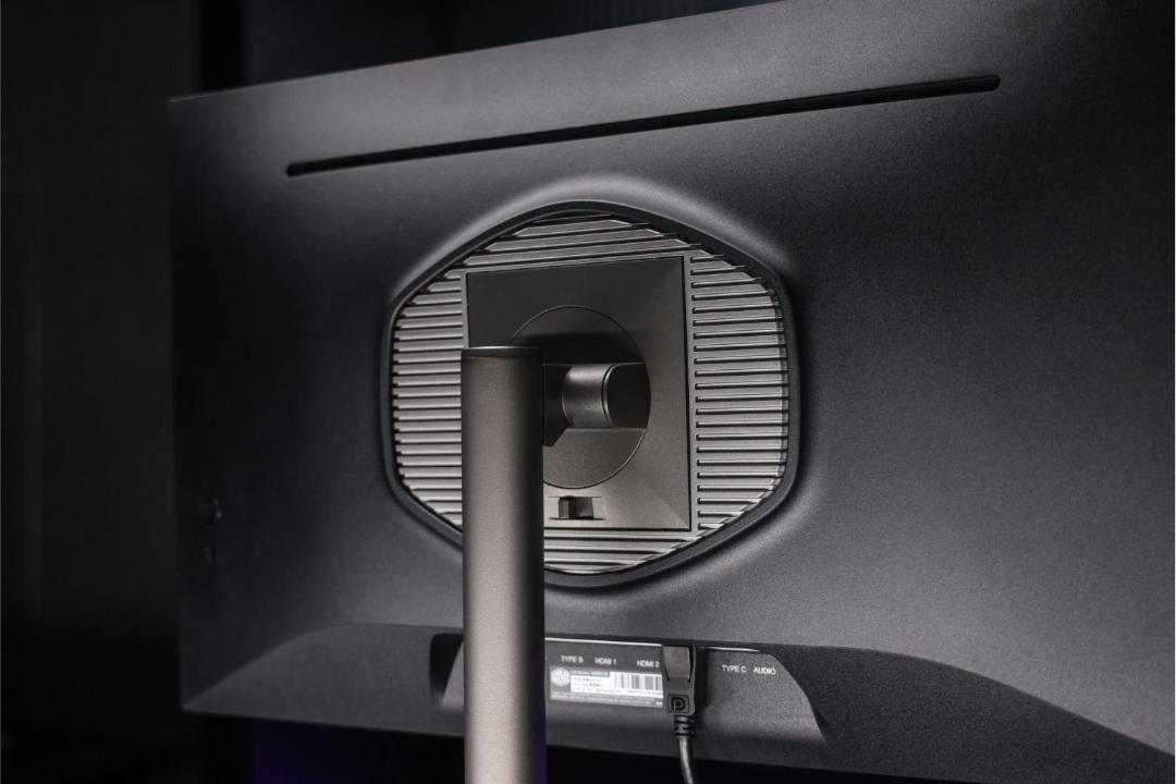 مانیتور کولرمستر Tempest G2711 از نمای پشت