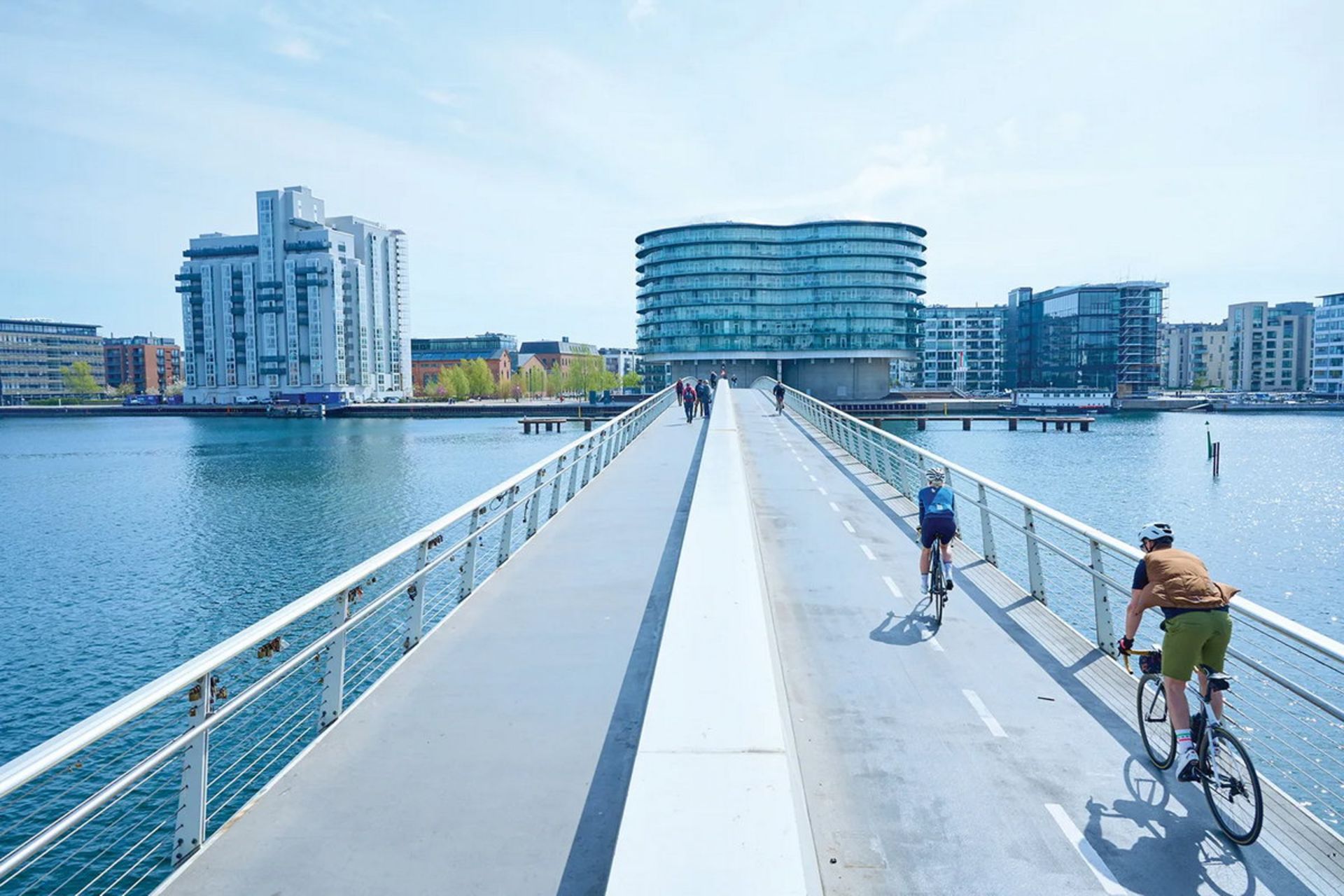 دوچرخه‌سواری روی پل در کپنهاگ