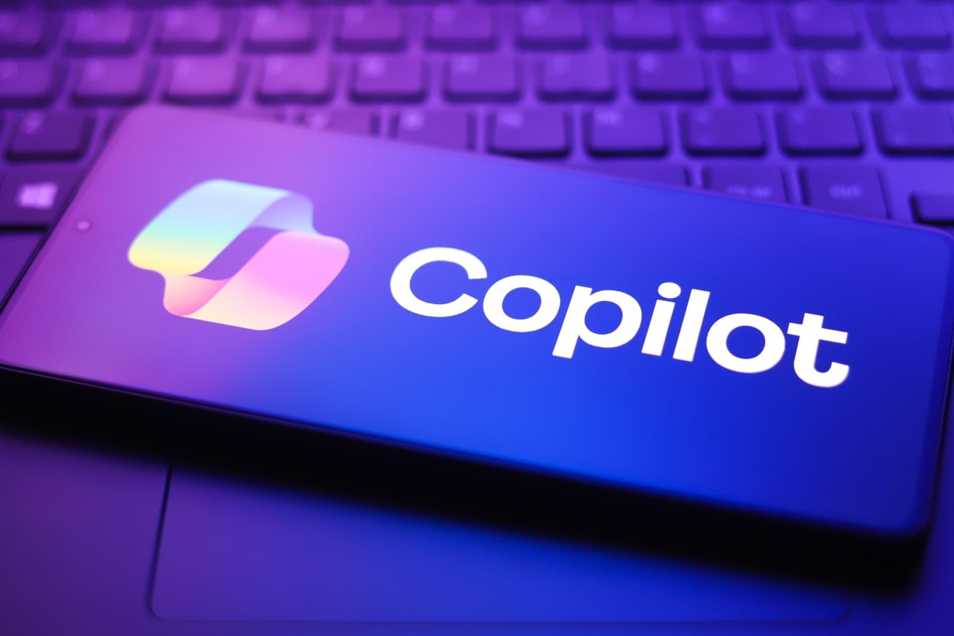 لوگو کوپایلت / Copilot روی موبایل