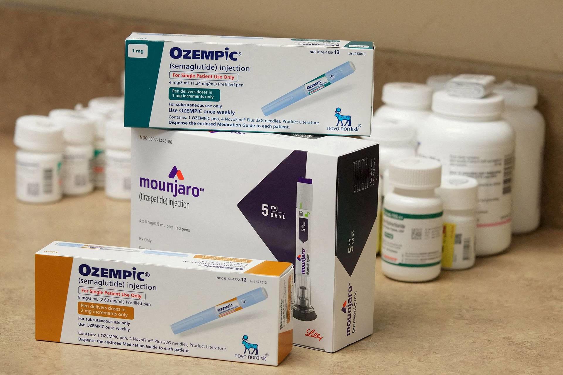 تعدادی جعبه و قوطی داروهای لاغری GLP-1
