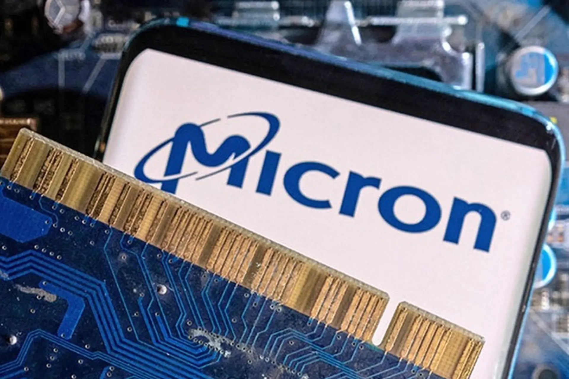 لوگو مایکرون / Micron از نمای نزدیک