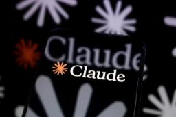 لوگو کلاد / Claude روی گوشی هوشمند
