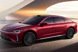 خودرو چری A9L (Chery A9L) مدل ۲۰۲۷ با رنگ قرمز در فضای باز