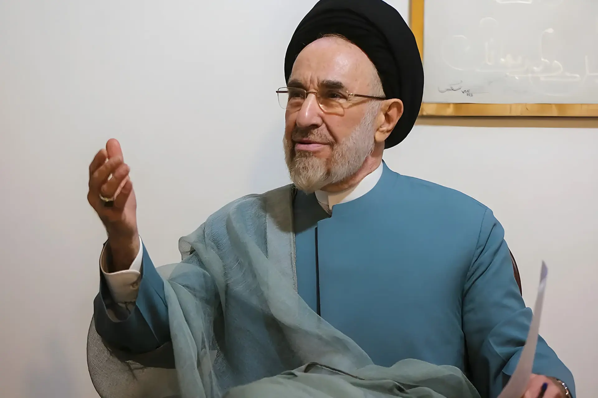 محمد خاتمی در حال صحبت کردن