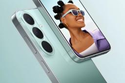 گوشی هوشمند گلکسی اس ۲۶ اف ای (Galaxy S26 FE) با بدنه سبز روشن و دوربین‌های سه‌گانه