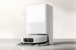 جاروبرقی رباتیک شیائومی در ایستگاه شارژ 