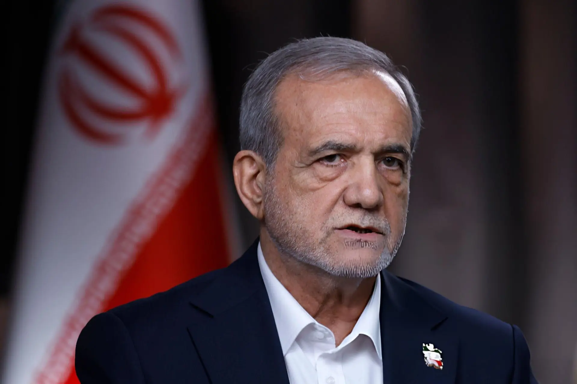 رئیس‌جمهور: نرخ سوم بنزین بیشتر از ۱۰ هزار تومان نمی‌شود