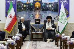 معاون اول رئیس‌جمهور و یک روحانی در نشست رسمی در ایران
