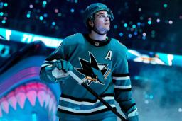 بازیکن هاکی در محیط بازی ویدئویی NHL 27