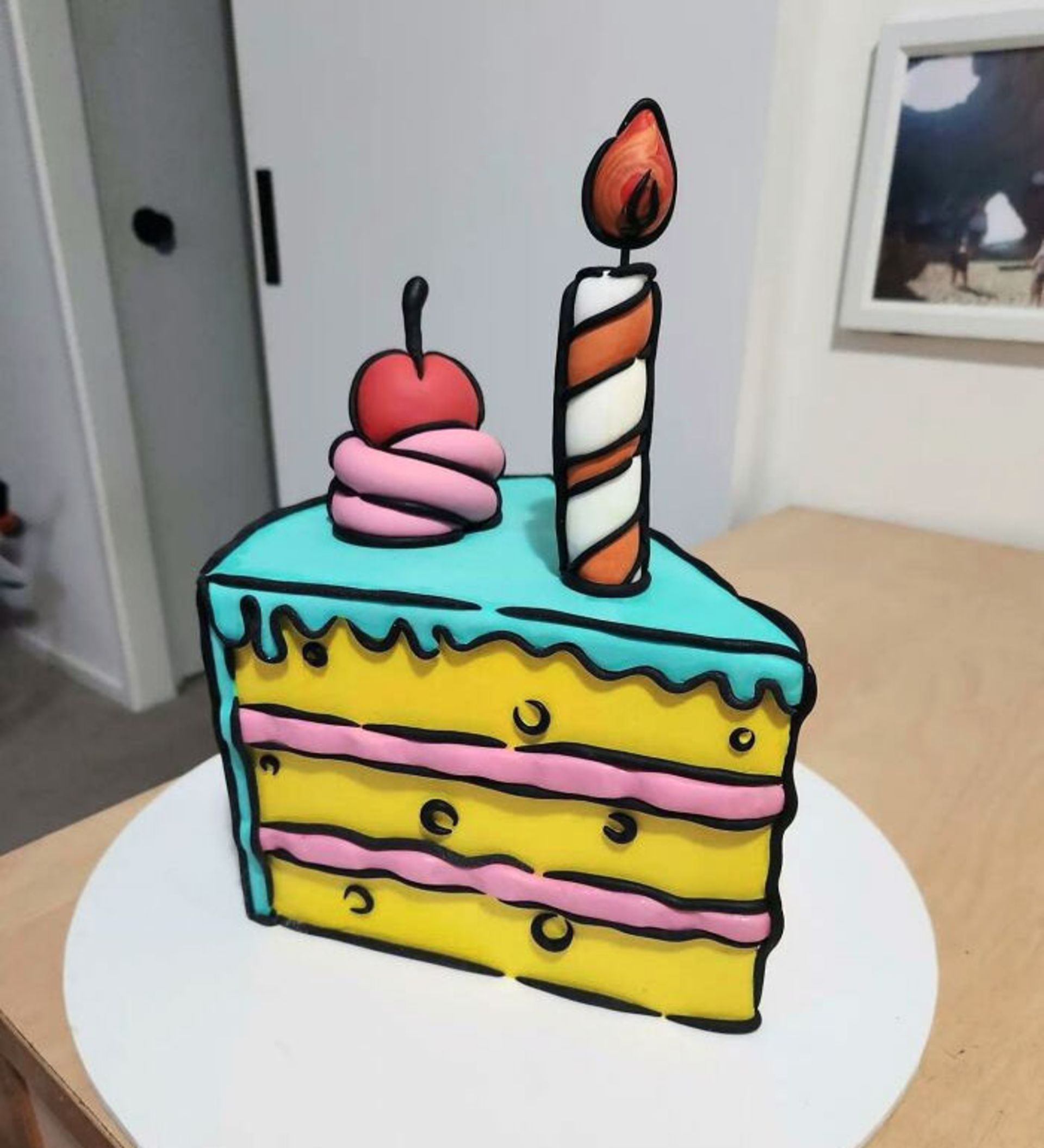 کیک با طراحی انیمیشن دو بعدی