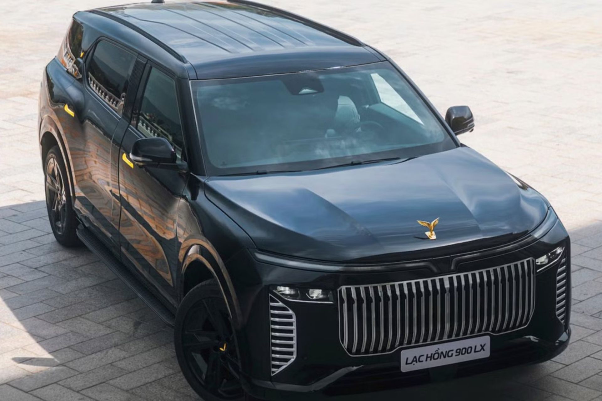 خودرو ضدگلوله VinFast Lạc Hồng 900 LX