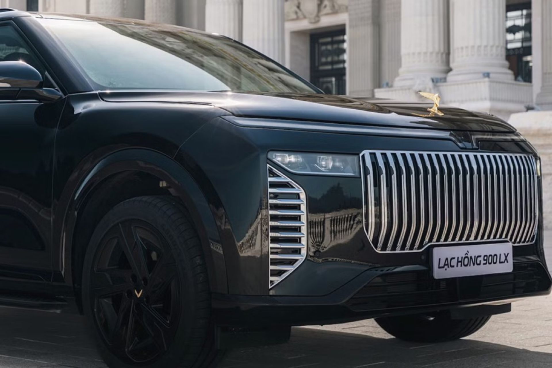 خودرو ضدگلوله VinFast Lạc Hồng 900 LX