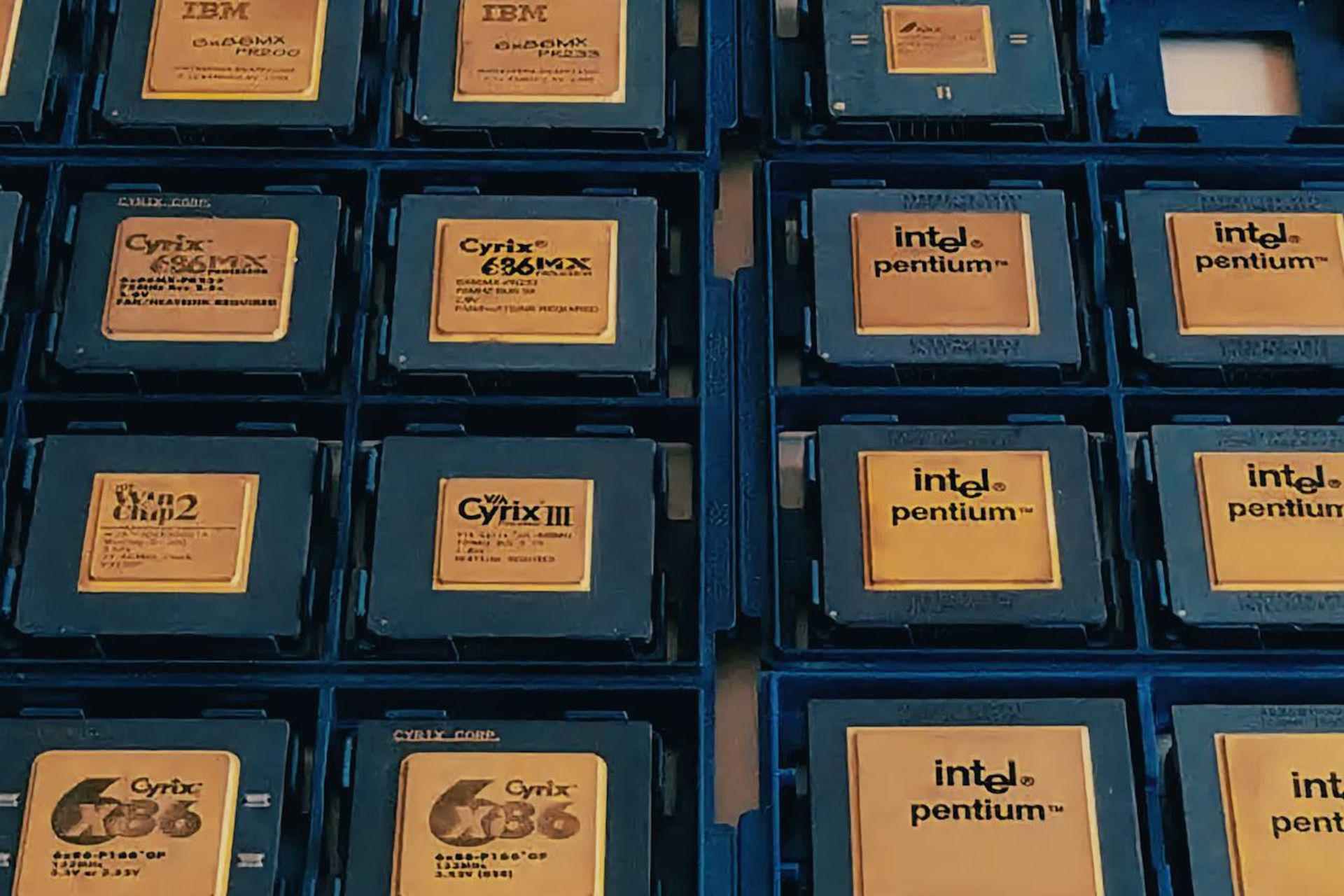 cyrix and intel processors on Shelves