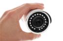 دوربین نظارتی داهوا Dahua DH-IPC-HFW1431S در دست