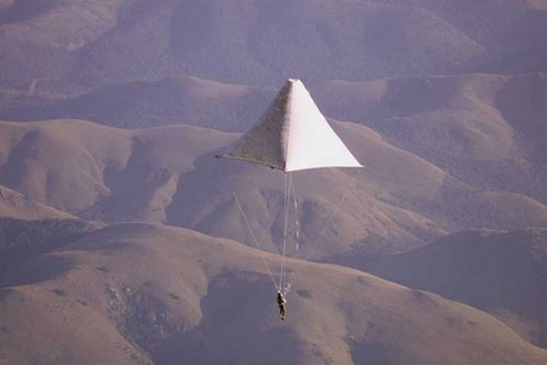 چتر نجات بازسازی شده داوینچی 