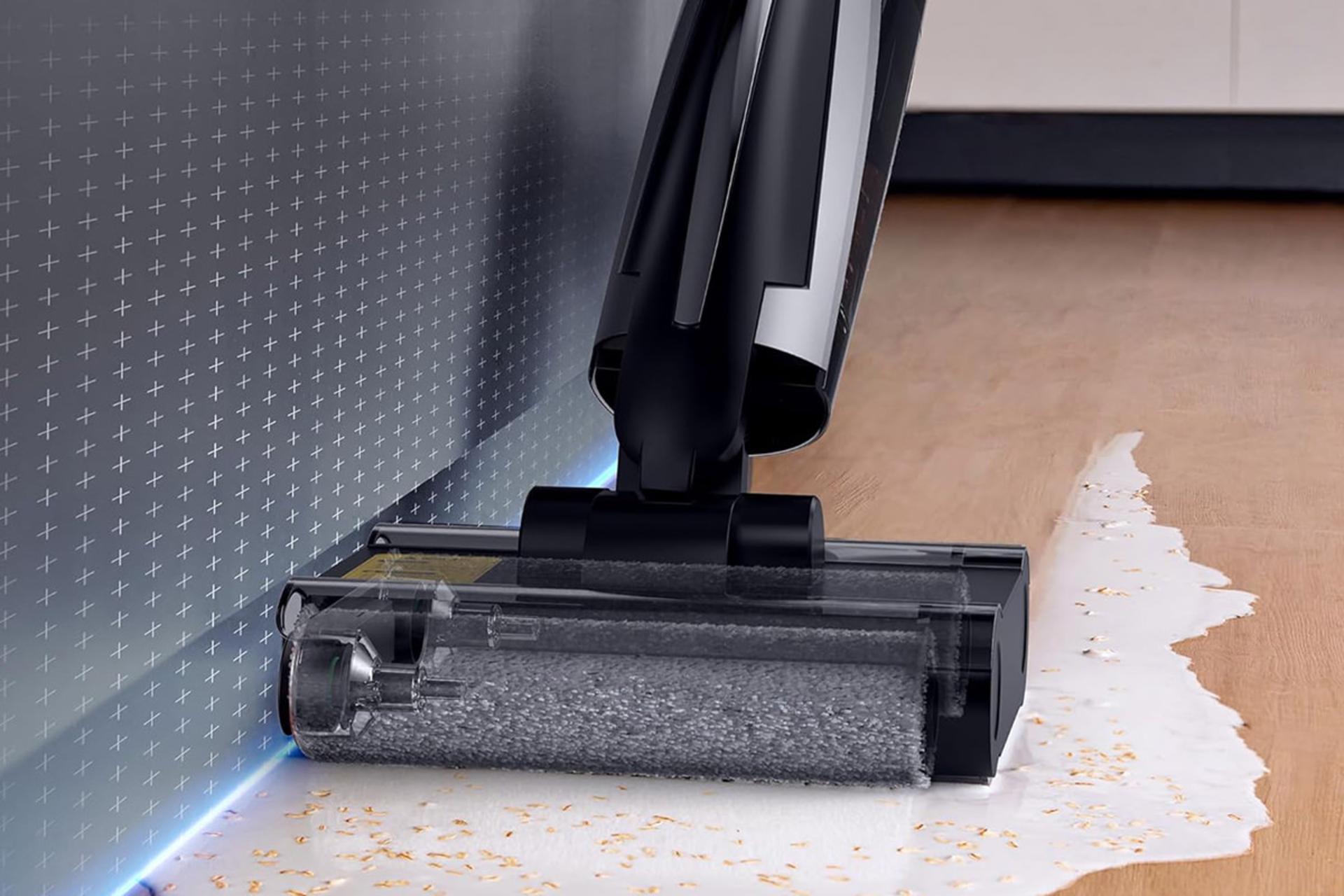جارو شارژی درما Deerma VX96W در حال تمیز کردن سطح خیس