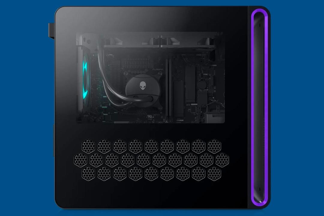 نمای نیم رخ کامپیوتر Alienware Aurora 16 الین ور
