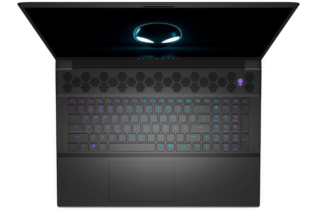 لپ تاپ گیمینگ الین ور Alienware m18 2023 از نمای بالا کیبورد