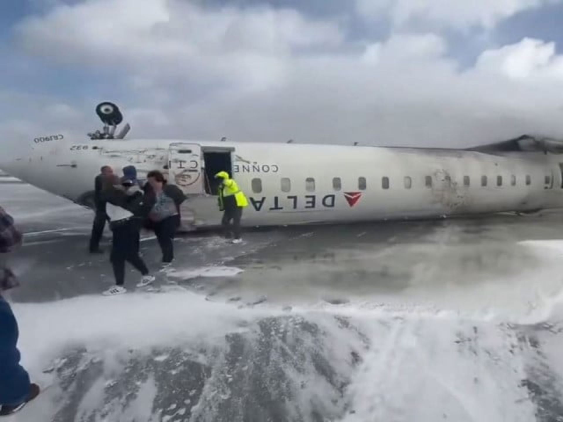 هواپیمای واژگون شده‌ی دلتا