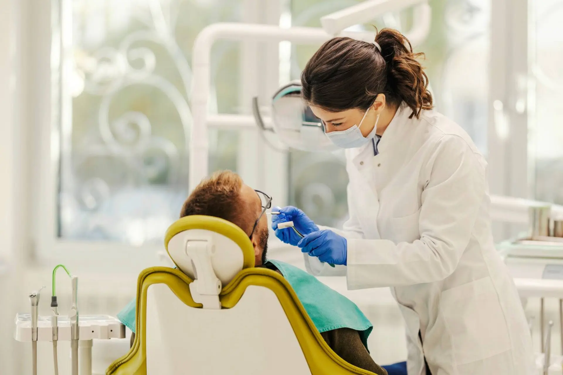 بیماری‌های دهان را جدی بگیرید؛ پوسیدگی دندان و لثه می‌تواند بر سلامت مغز اثر بگذارد