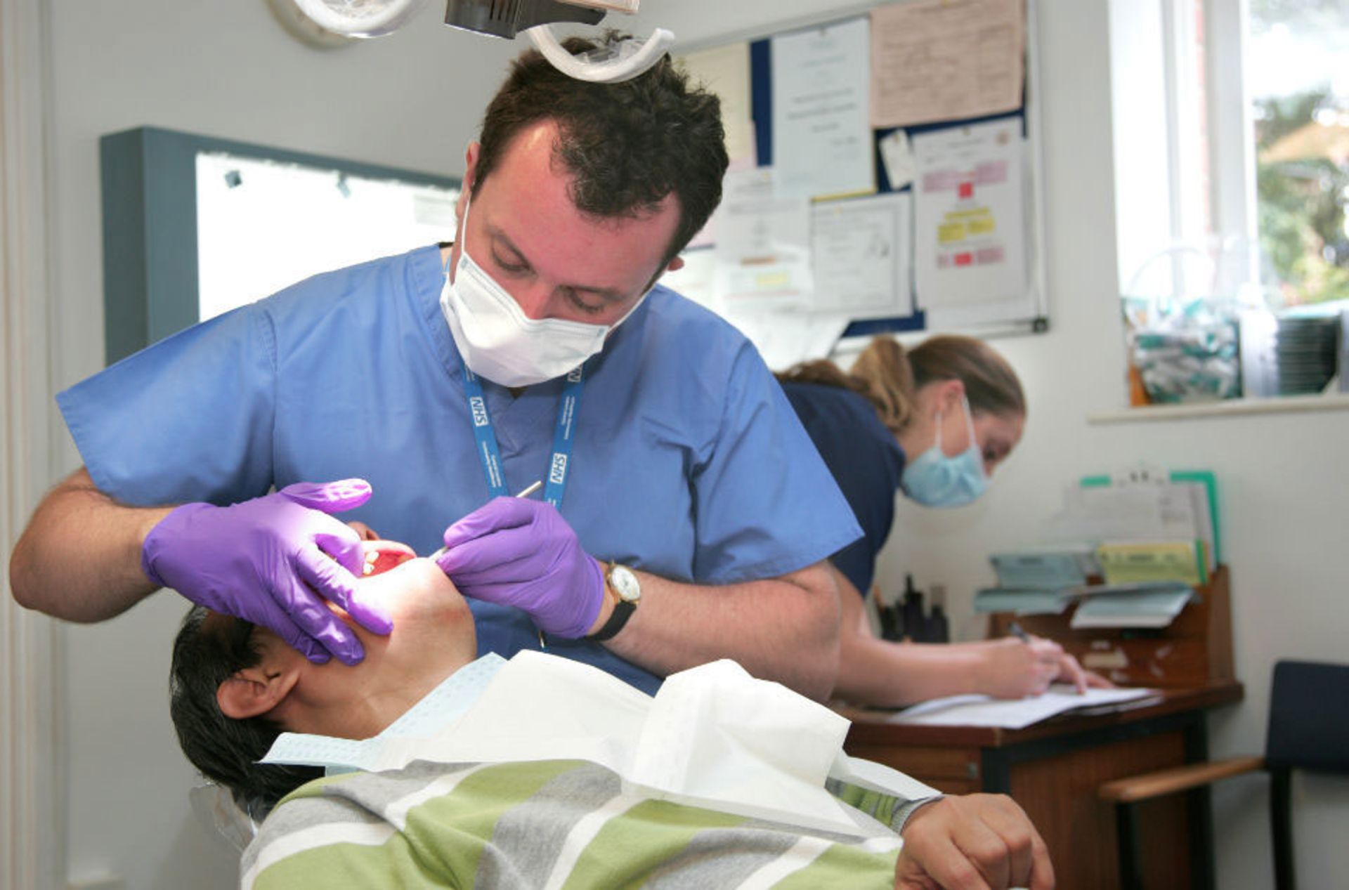 برخی از دندانپزشکان با درمان‌های غیرضروری پول درمی‌آورند