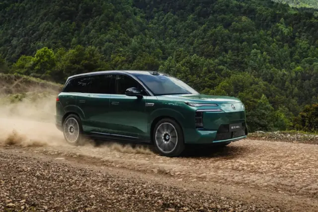 شاسی‌بلند جدید BYD با شارژ فوق سریع در راه است